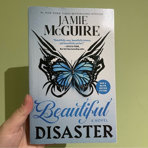 📚 4/25$ 📚 Beautiful disaster by jamie mcguire - Picture 1 of 6